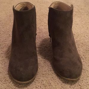 Army green ankle boot